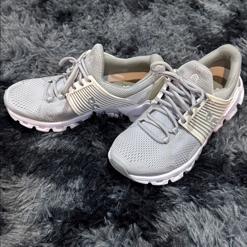 On Running Women's Light Gray Athletic Shoes